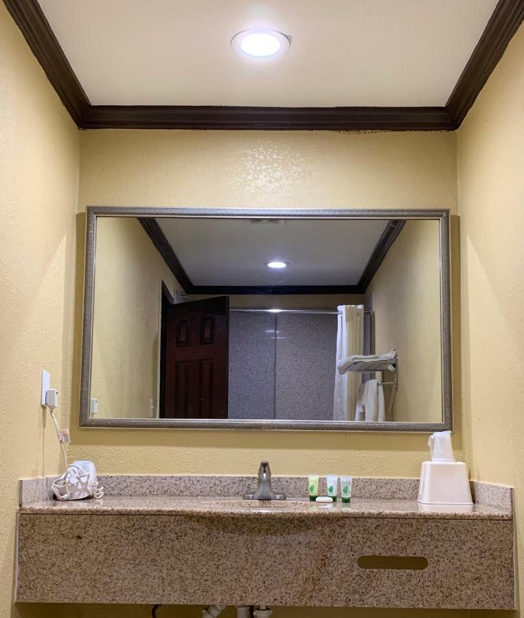 Journey Inn Marion Bagian luar foto